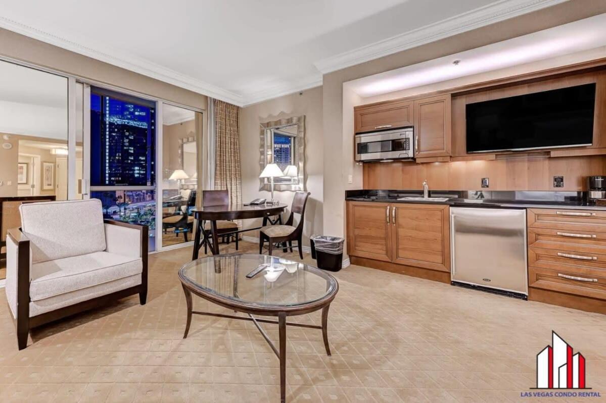 Сasa de vacaciones Mgm Signature-04-705 Strip View Balcony *