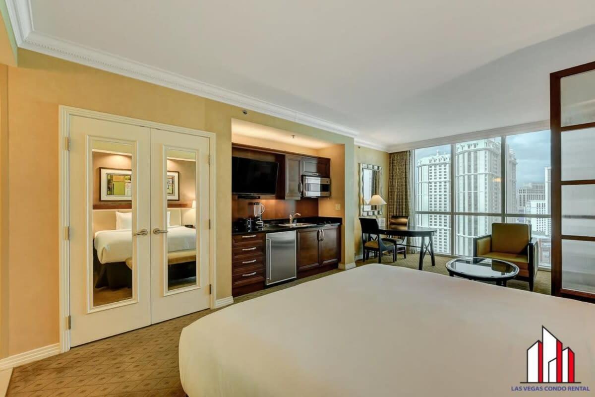 Mgm Signature-22-611 Strip View Jacuzzi