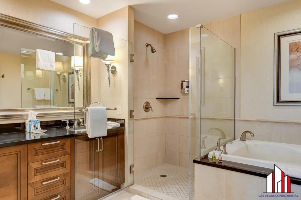Mgm Signature-22-611 Strip View Jacuzzi *