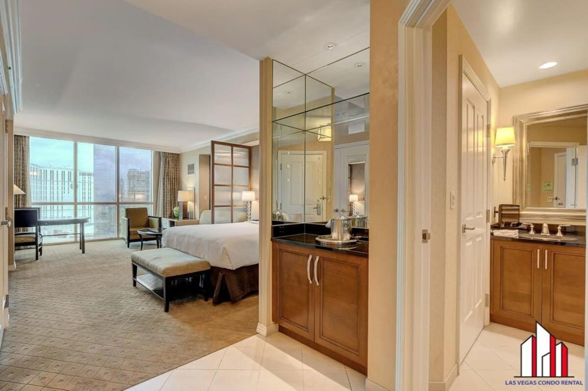 Mgm Signature-22-611 Strip View Jacuzzi *