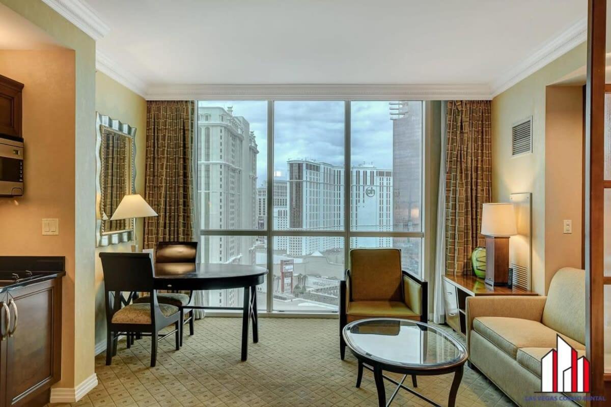 Mgm Signature-22-611 Strip View Jacuzzi