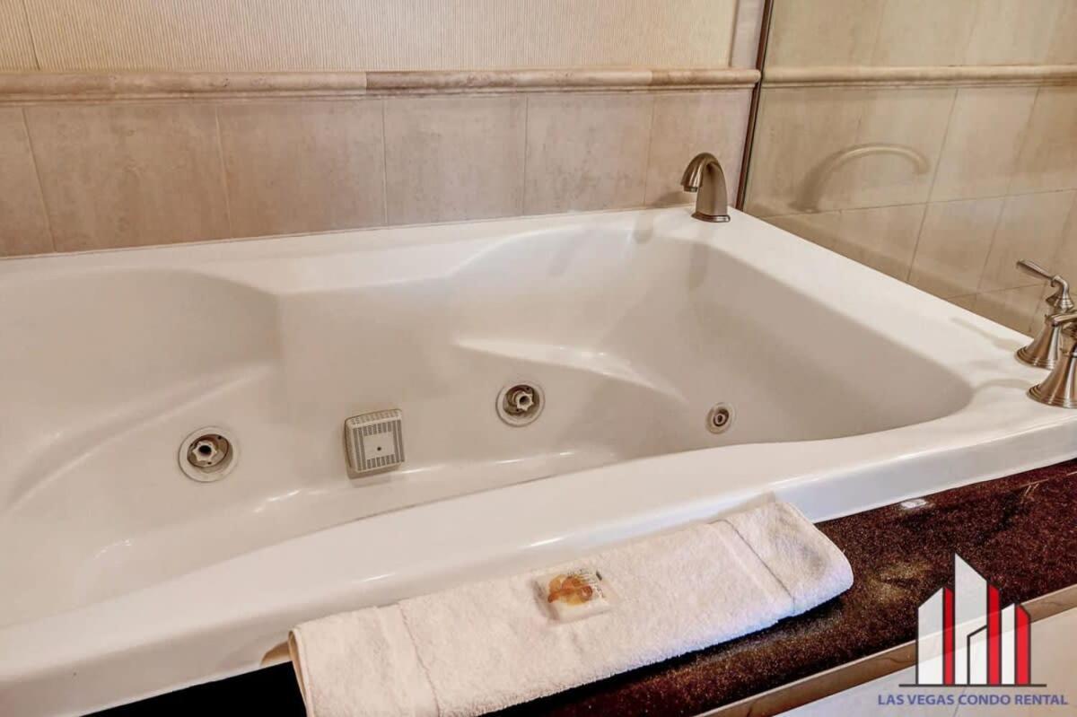 Mgm Signature-11-704 Jacuzzi Сasa de vacaciones