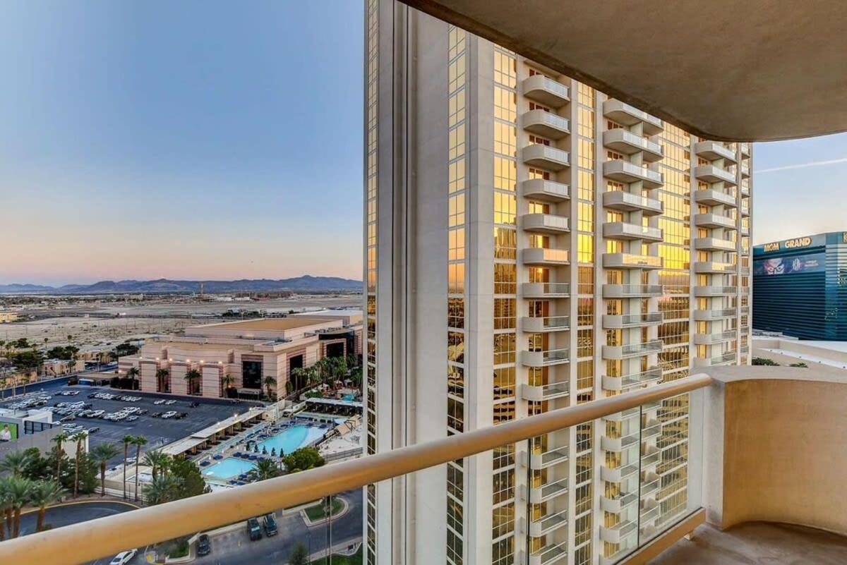Сasa de vacaciones Mgm Signature-16-702 1br 2ba Balcony *