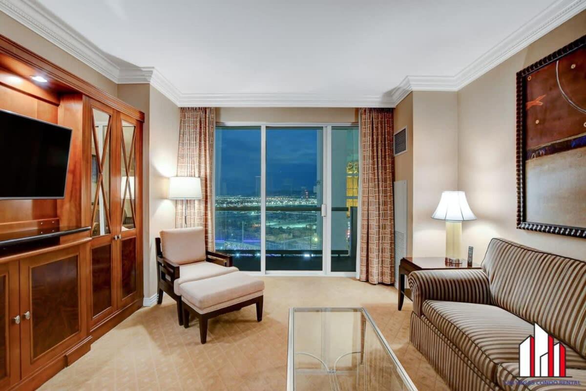 Сasa de vacaciones Mgm Signature-19-802 1br 2ba F1 Pits View Balcony