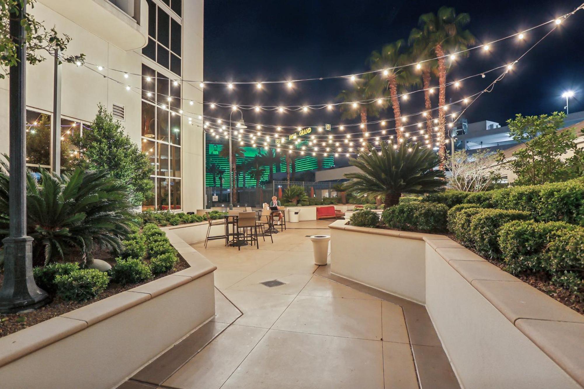 Mgm Signature Deluxe Balcony Strip View