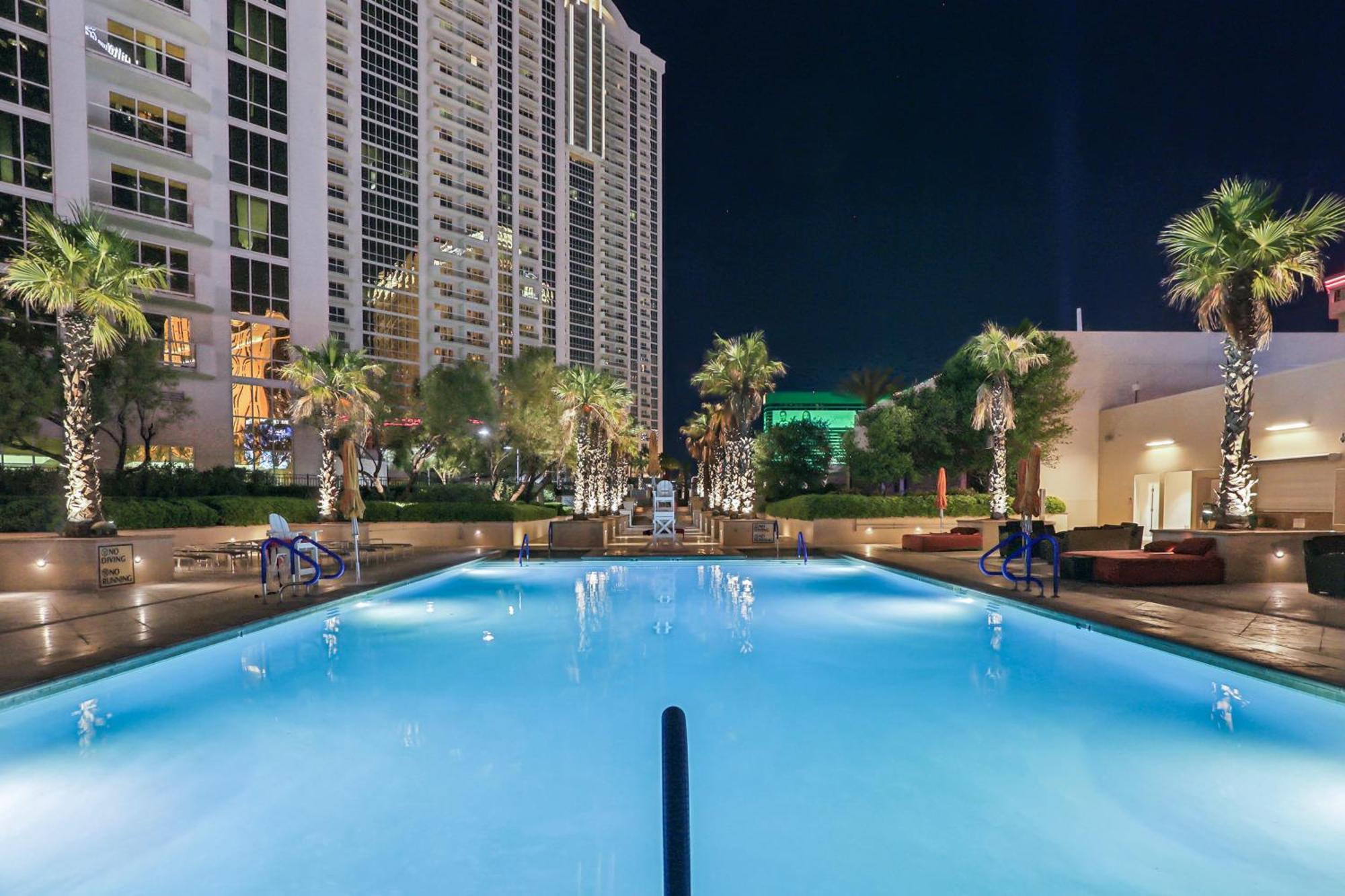 Apartahotel Mgm Signature Deluxe Balcony Strip View Las Vegas