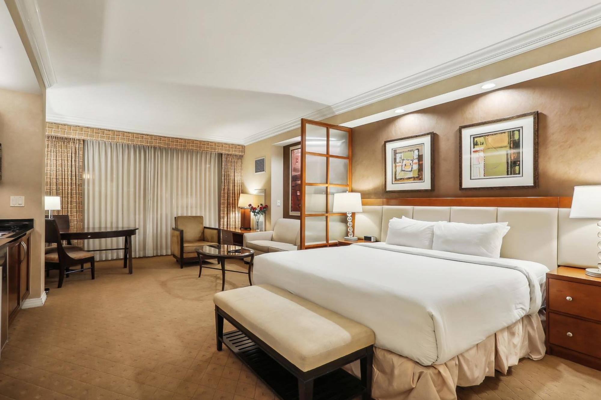 Apartahotel Mgm Signature Deluxe Balcony Strip View *