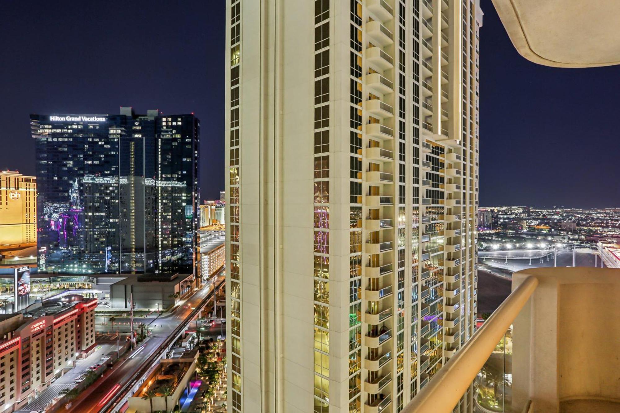 Mgm Signature Deluxe Balcony Strip View Las Vegas