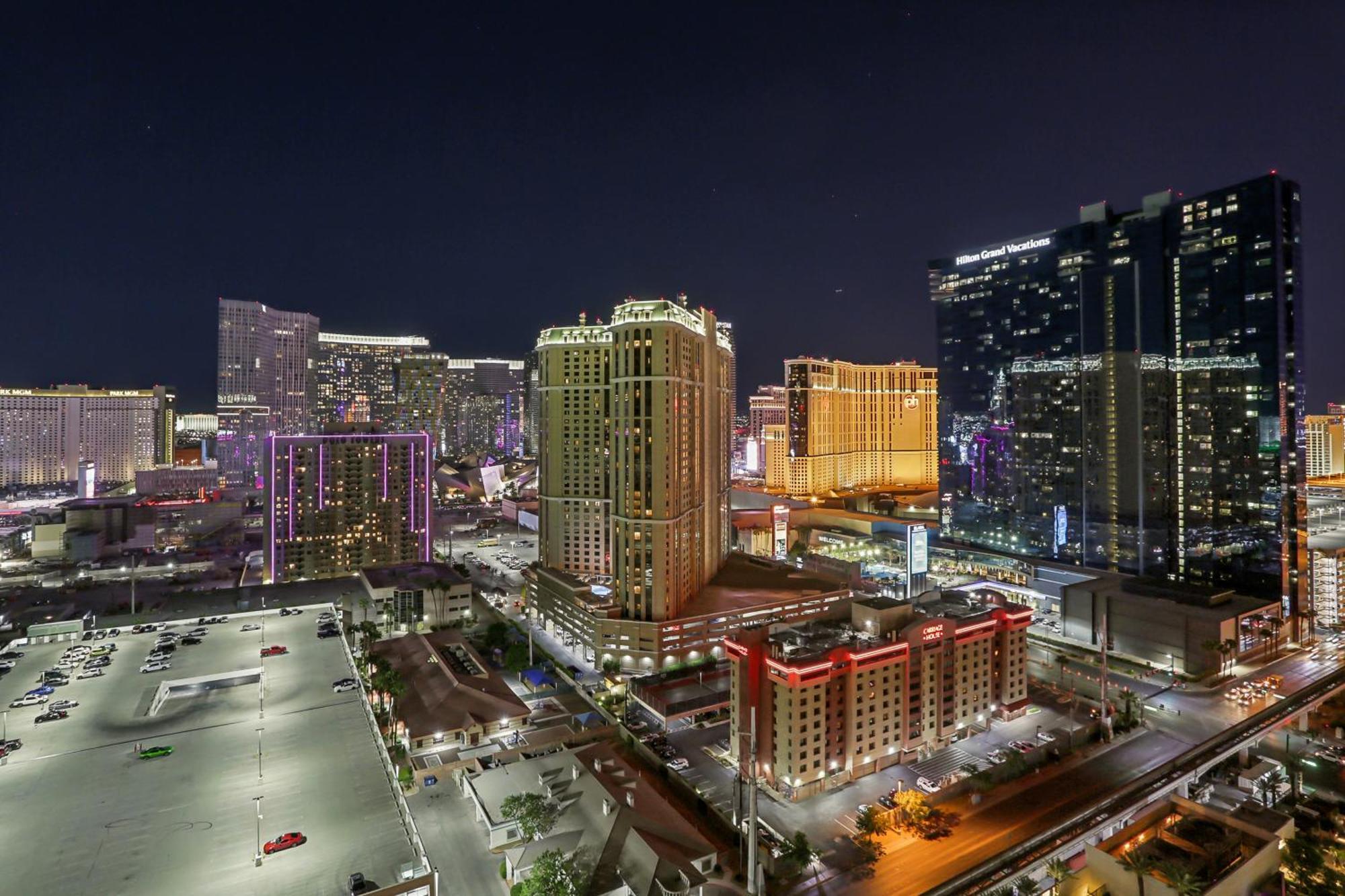 Mgm Signature Deluxe Balcony Strip View