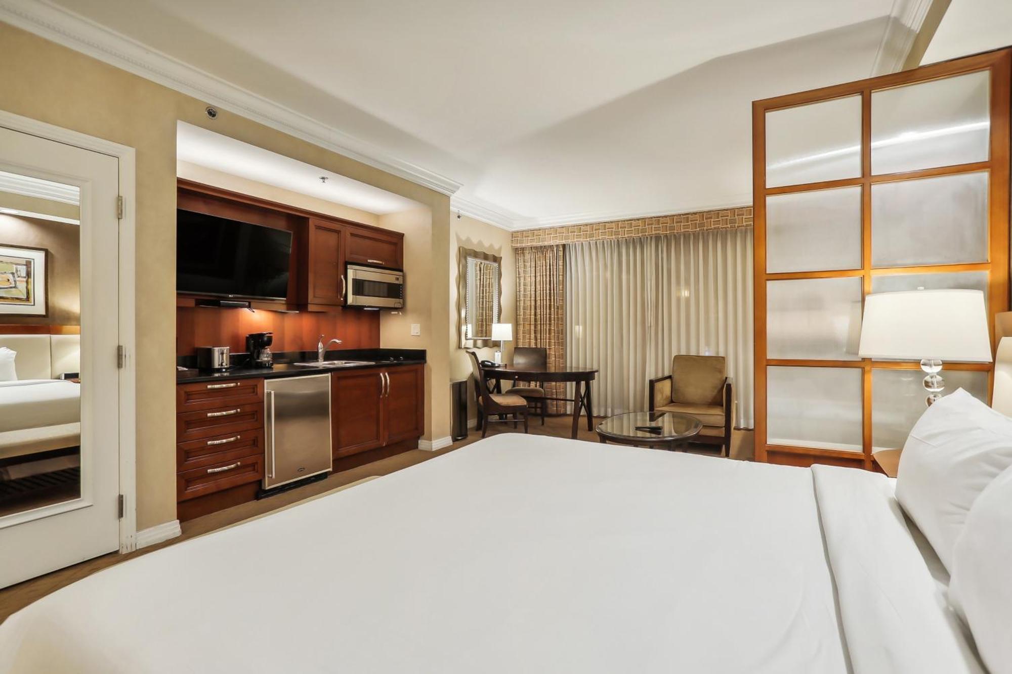 Apartahotel Mgm Signature Deluxe Balcony Strip View Las Vegas