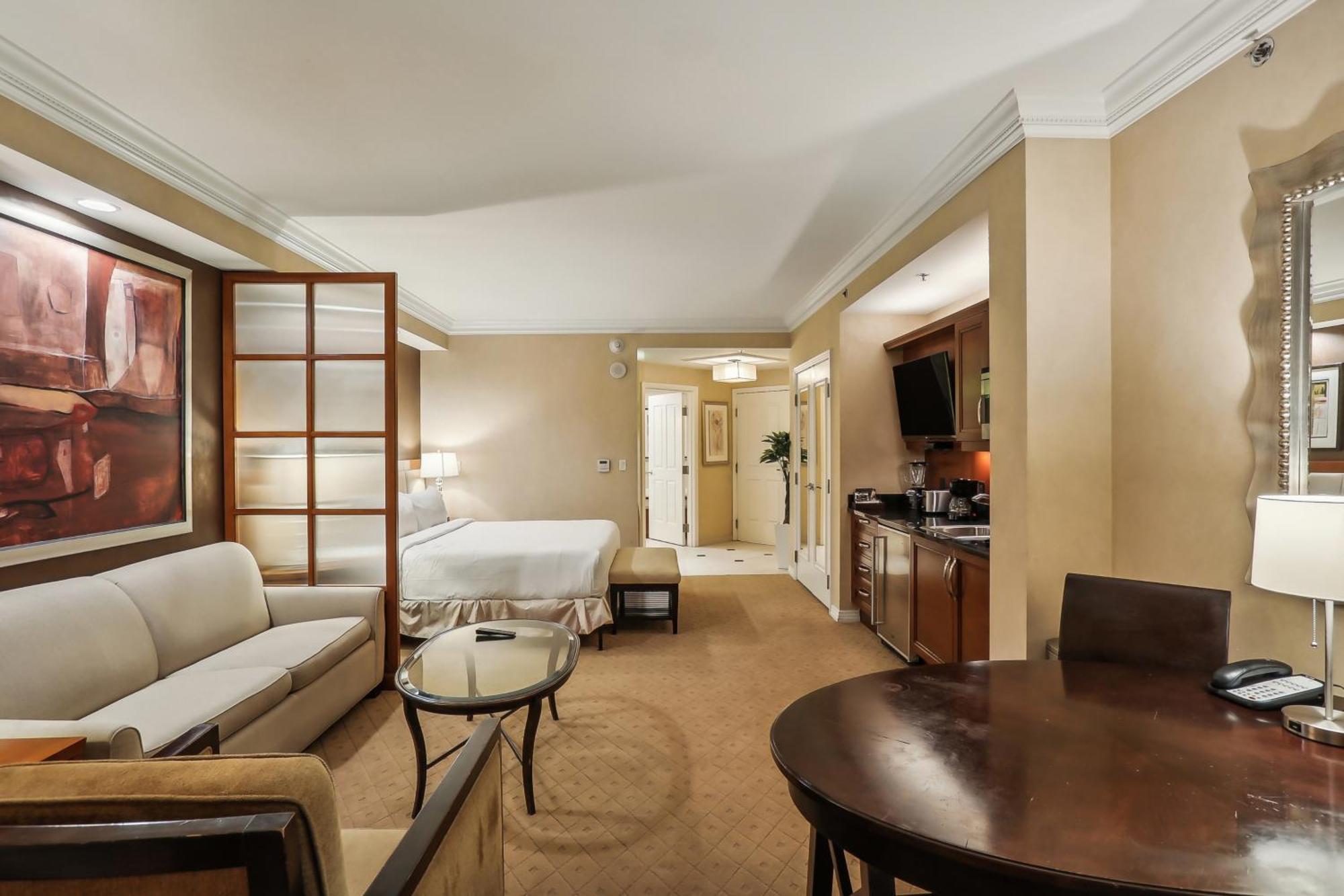 Apartahotel Mgm Signature Deluxe Balcony Strip View *