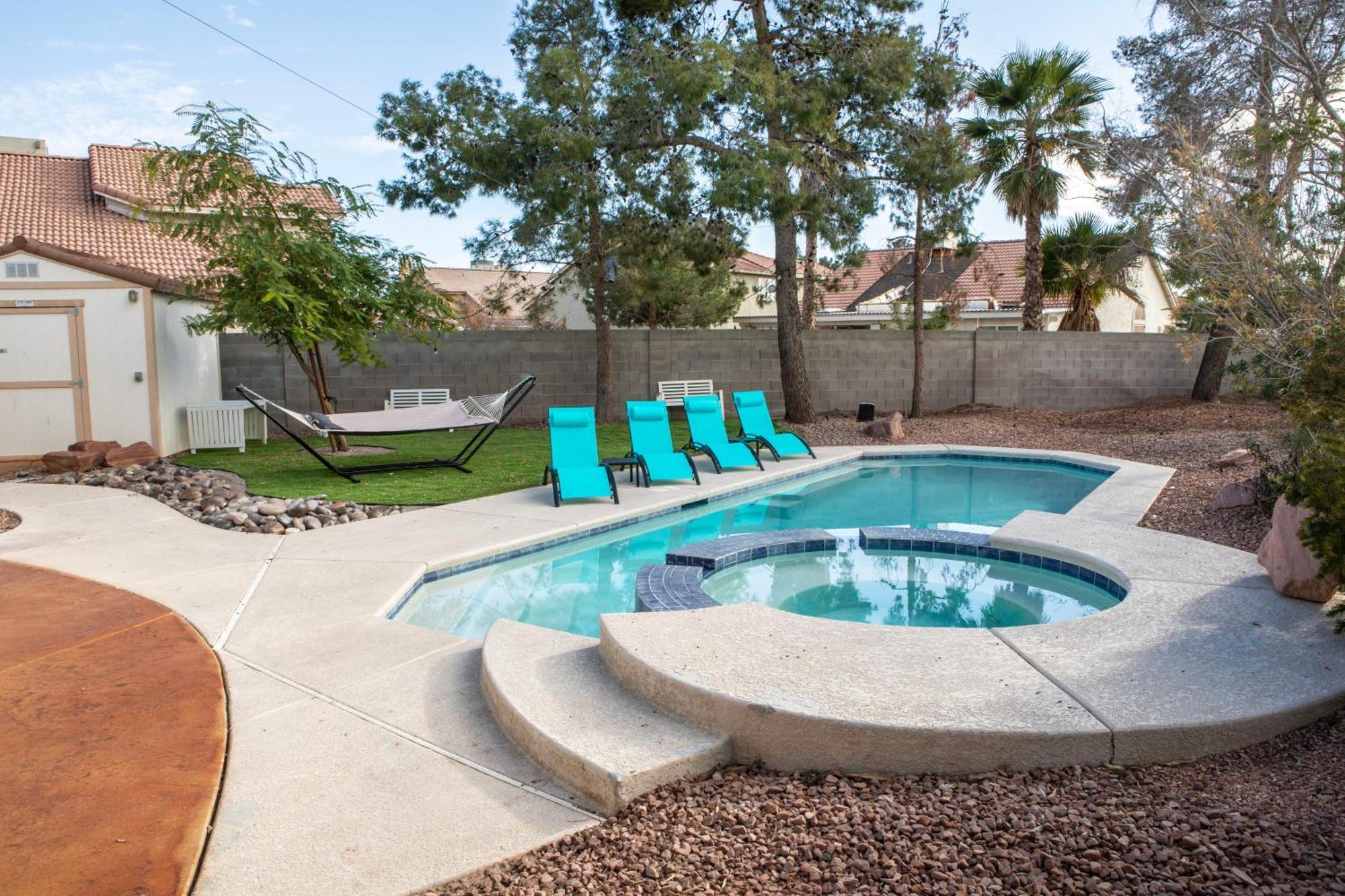 Сasa de vacaciones Comfy Expansive - Near The Strip - Heated Pool *