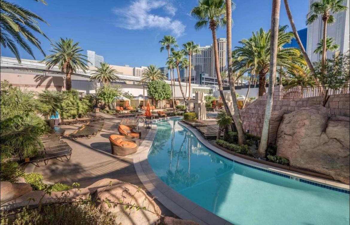 Apartahotel Luxurious 1 Bd/2bth Premium Mgm Signature W/balcony