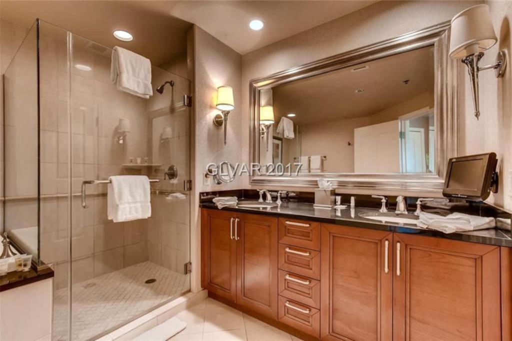 Mgm Signature Ph 30th Floor Deluxe Strip Facing With Balcony * Las Vegas