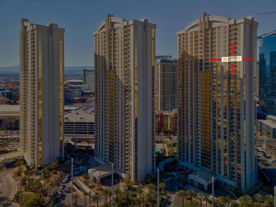 Experience Unparalleled Luxury At The Sinatra Apartahotel *