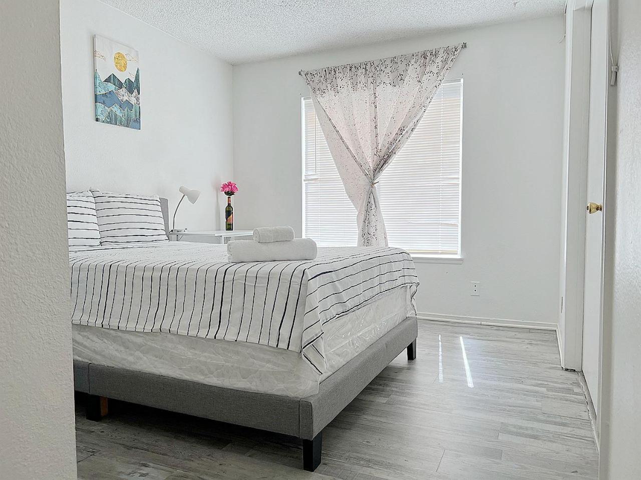 Super 1 Bedroom, Share Bathroom, Kitchen -1 Las Vegas
