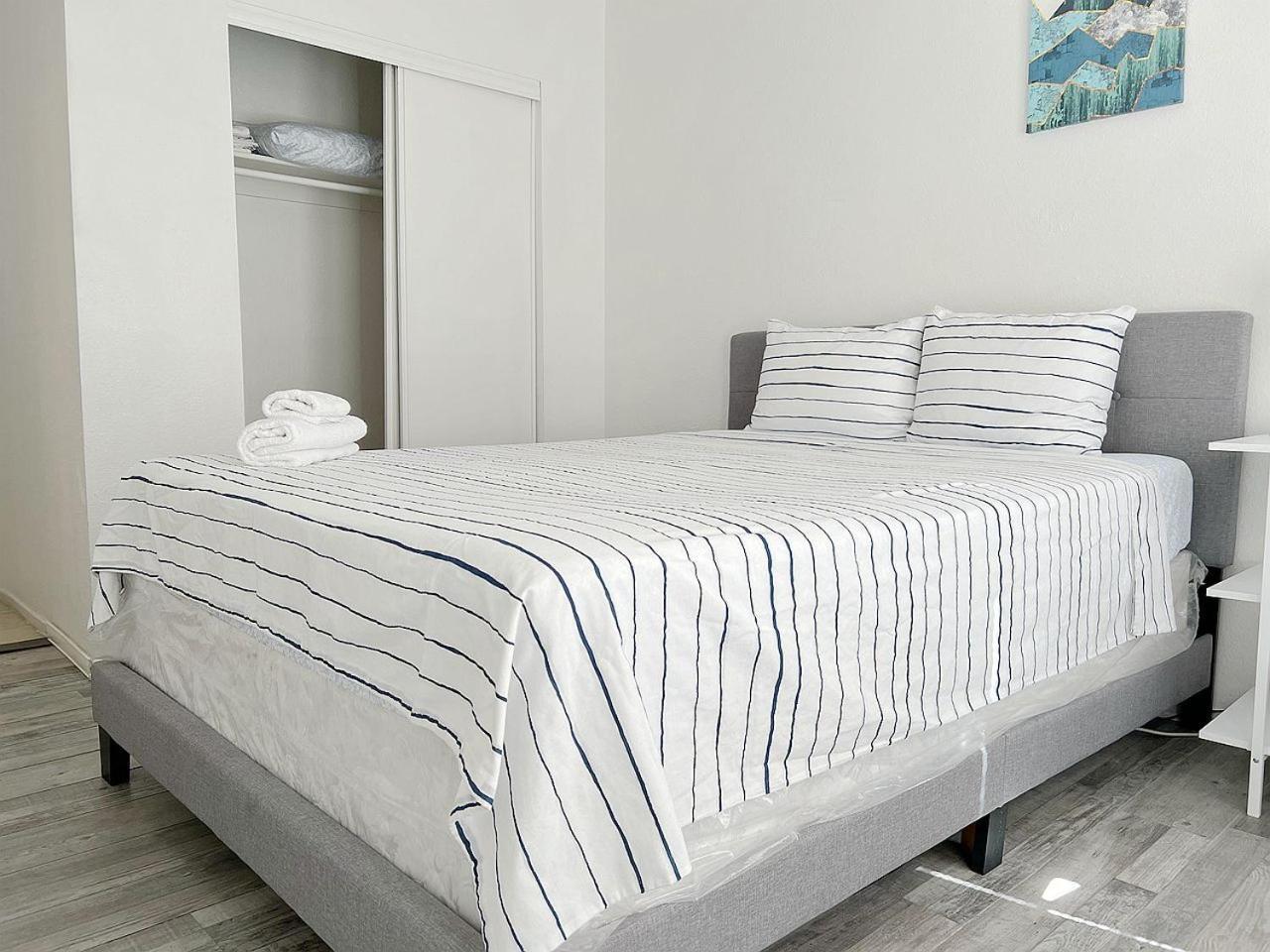 Super 1 Bedroom, Share Bathroom, Kitchen -1 *