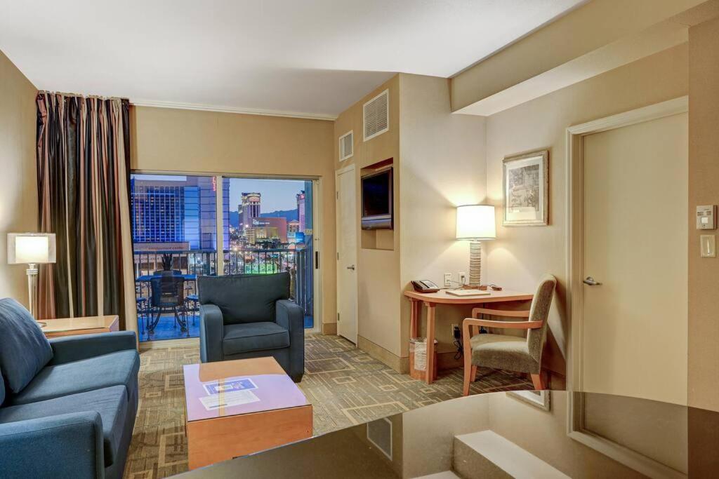 Apartahotel Ultimate Vegas Getaway One Bedroom With Balcony, Kitchen, Gym, Pool & Free Parking Las Vegas