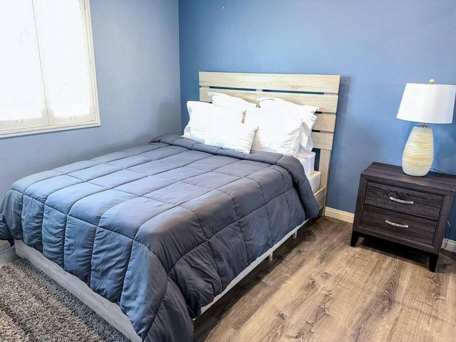 Spacious 4-bed Family Retreat Wifi & Parking Сasa de vacaciones Las Vegas