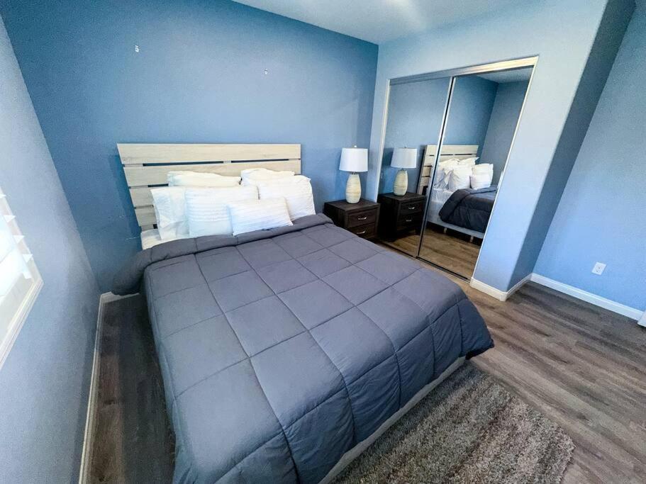 Spacious 4-bed Family Retreat Wifi & Parking Сasa de vacaciones
