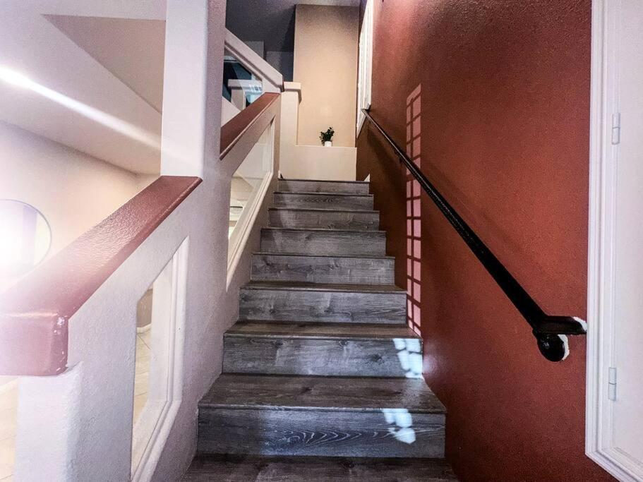 Spacious 4-bed Family Retreat Wifi & Parking Las Vegas