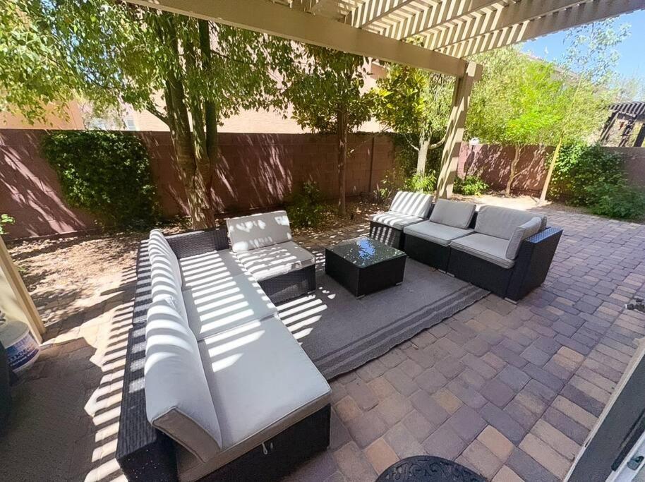 Spacious 4-bed Family Retreat Wifi & Parking Сasa de vacaciones