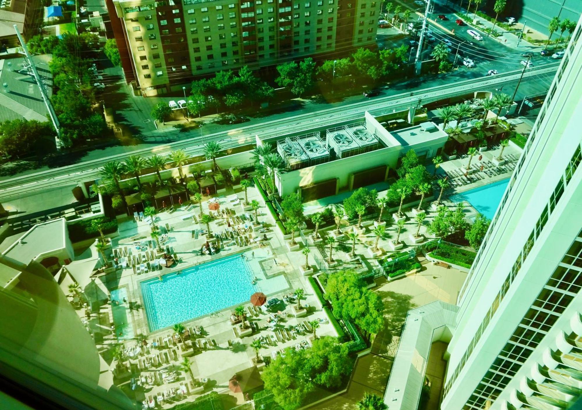 Strip View - No Fee ! Apartamento *