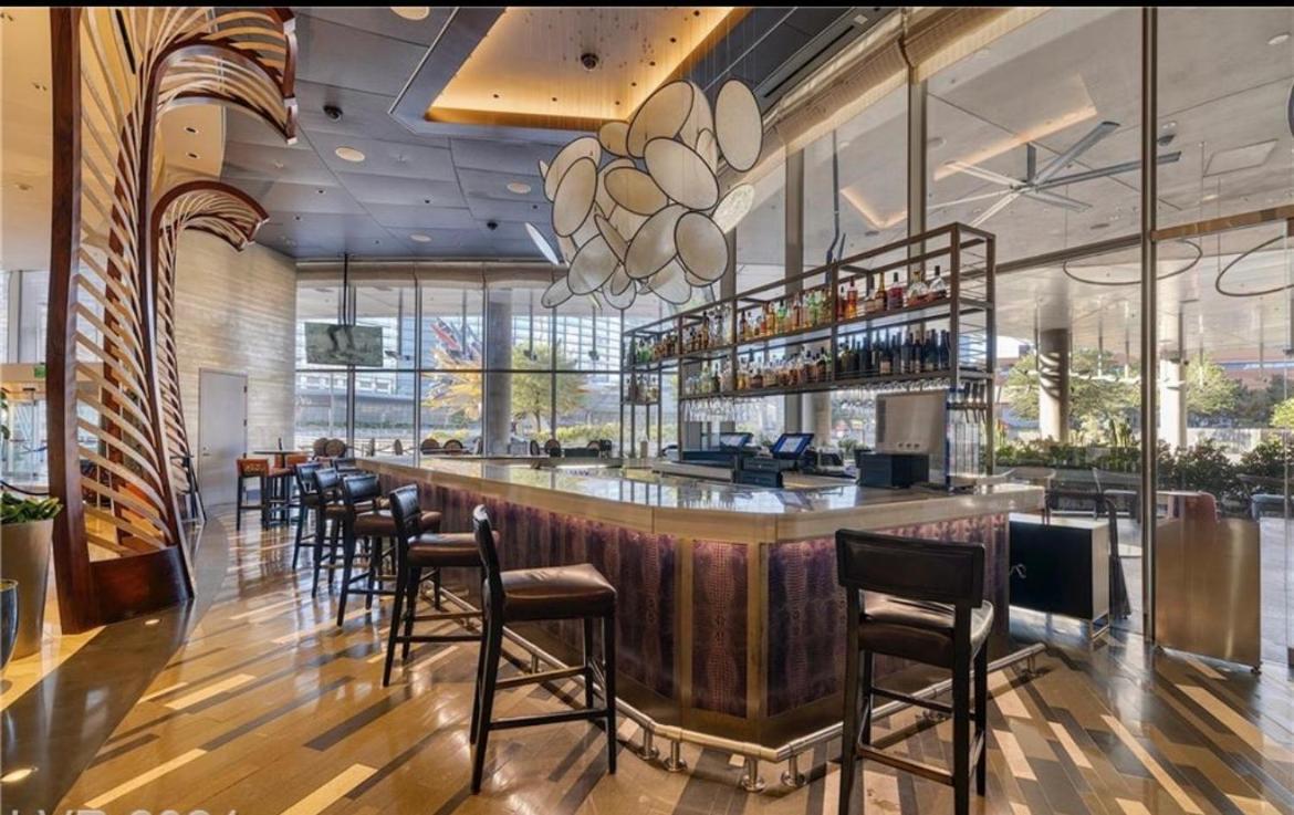 Vdara Beautiful On 22nd Flr Free Valet Parking Apartahotel