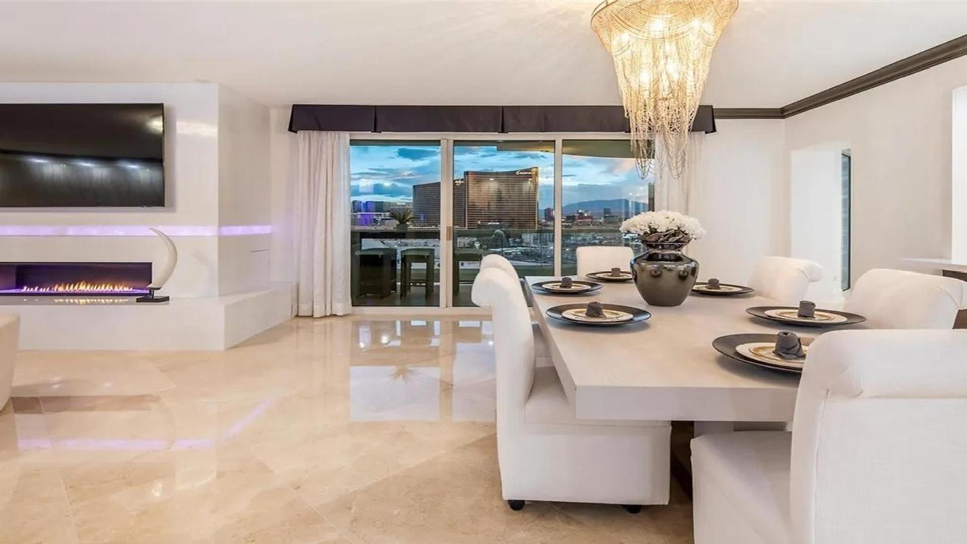 Stunning Four Bedroom Fully Professionally Remodeled * Las Vegas