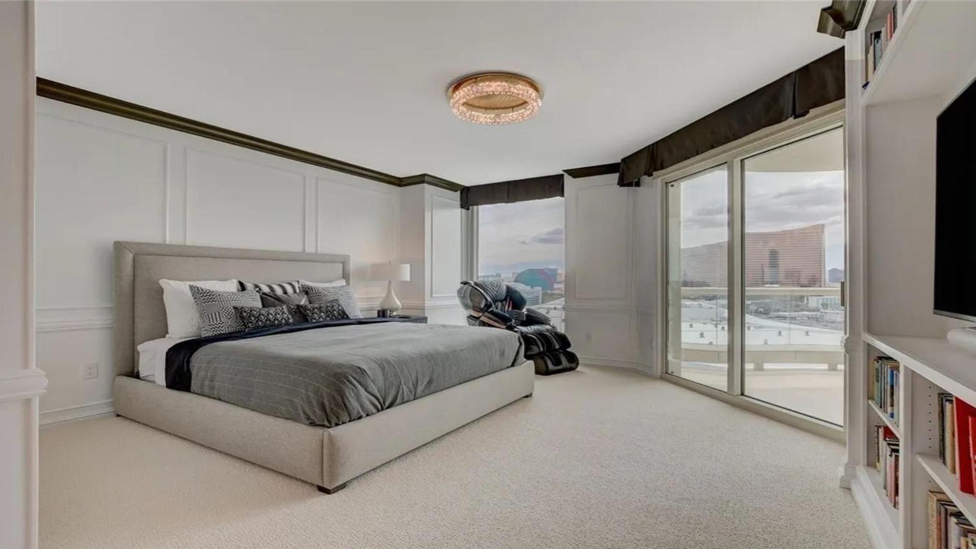 Stunning Four Bedroom Fully Professionally Remodeled * Las Vegas