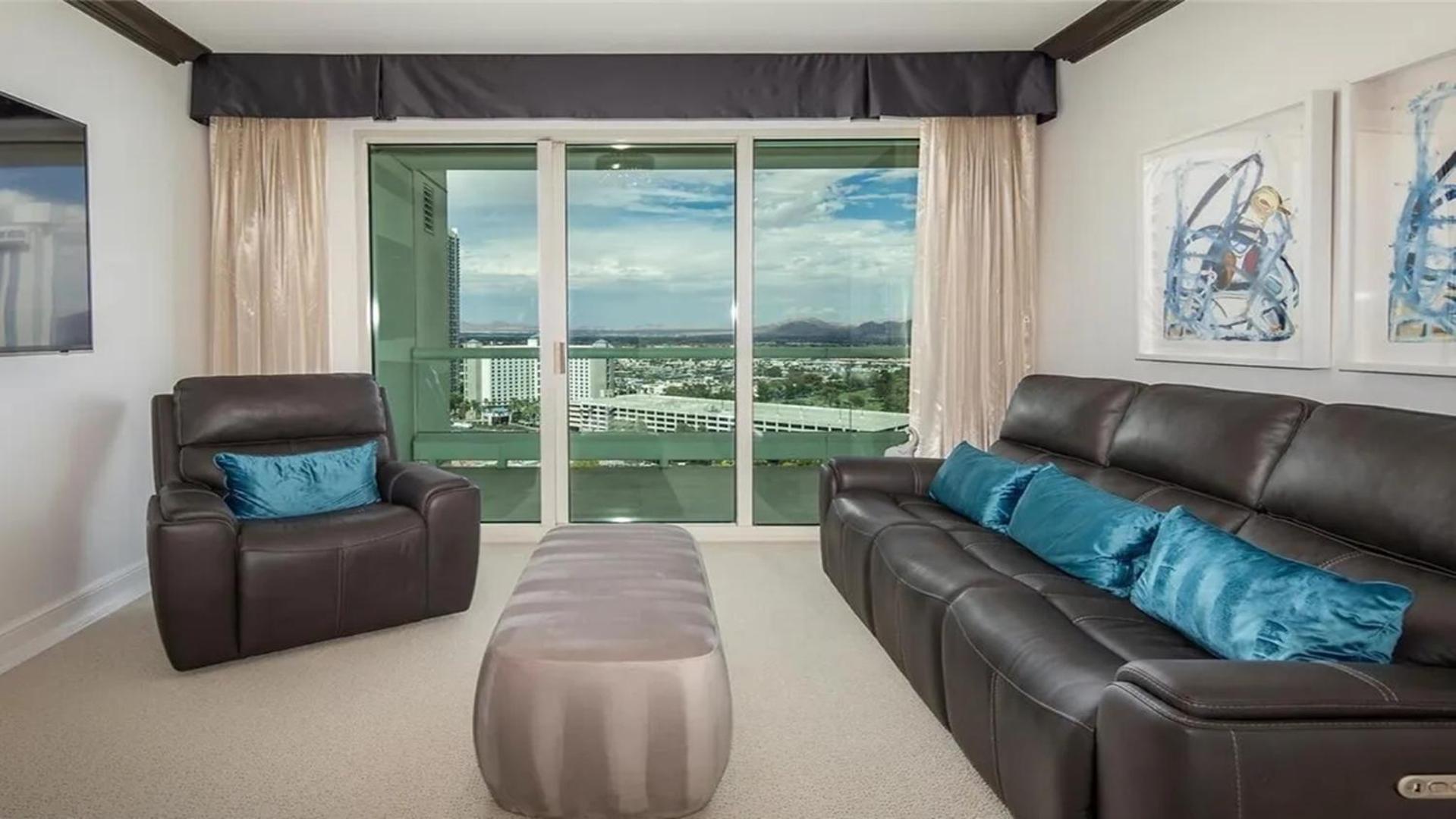 Stunning Four Bedroom Fully Professionally Remodeled Las Vegas
