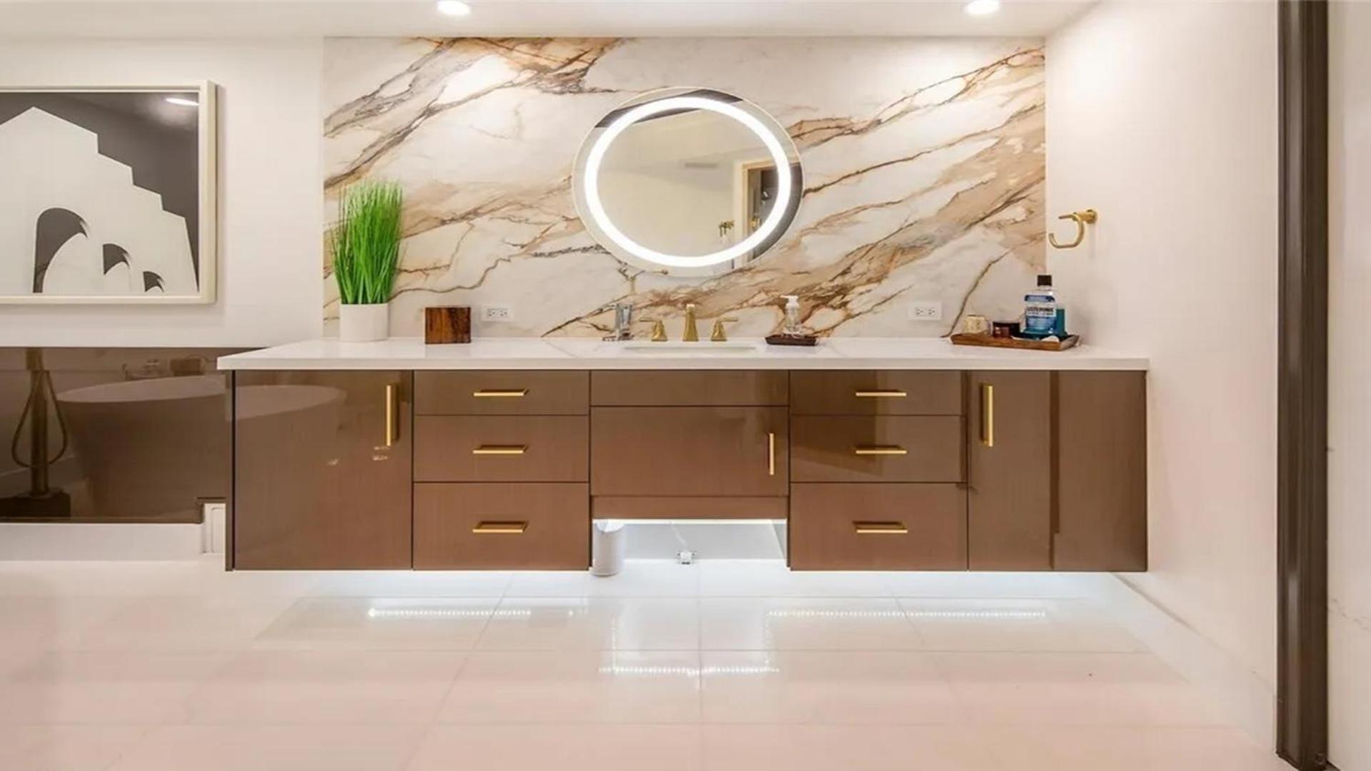 Stunning Four Bedroom Fully Professionally Remodeled