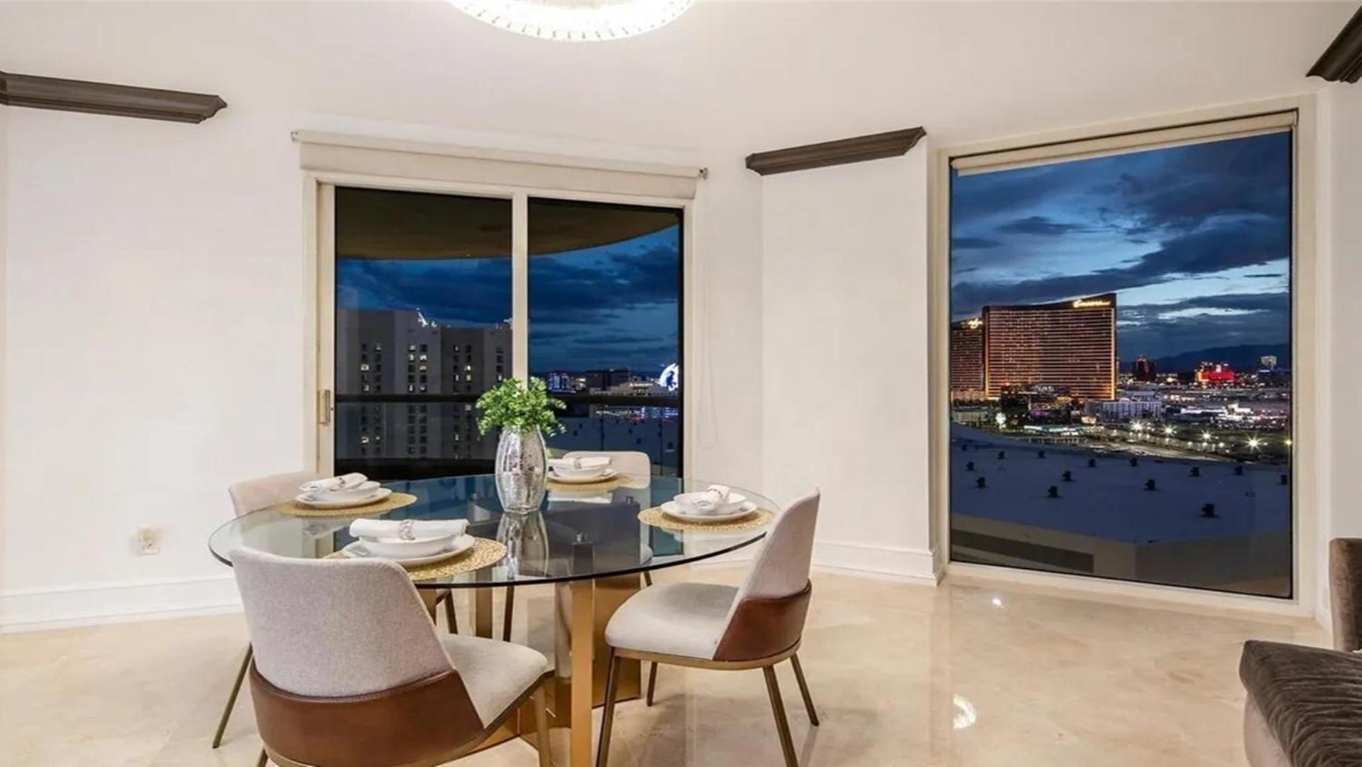 Stunning Four Bedroom Fully Professionally Remodeled *