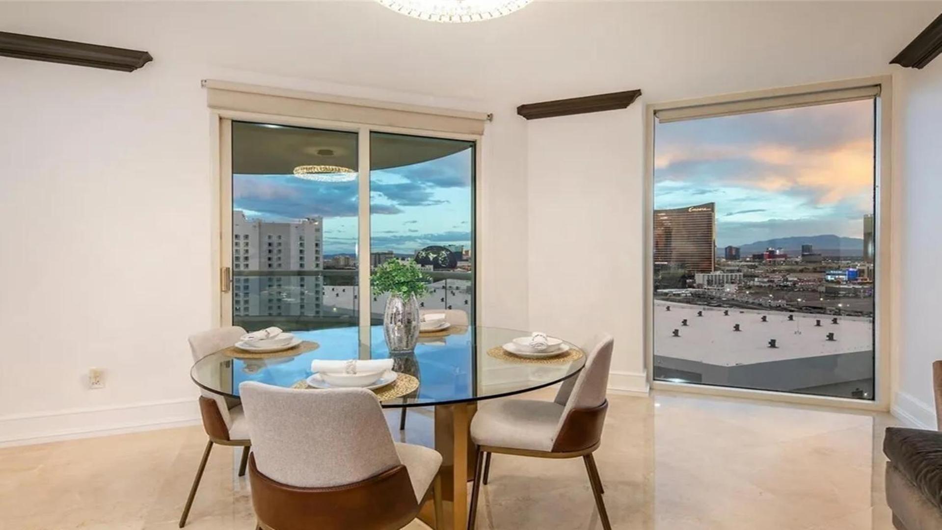 Stunning Four Bedroom Fully Professionally Remodeled Las Vegas