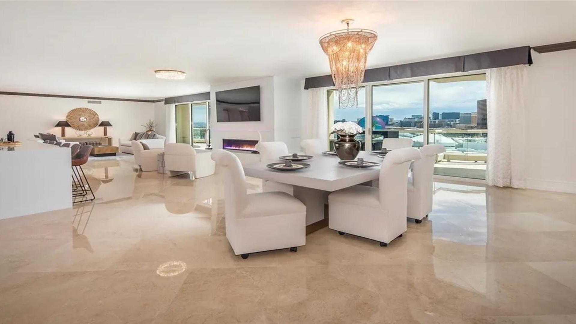 Stunning Four Bedroom Fully Professionally Remodeled Las Vegas