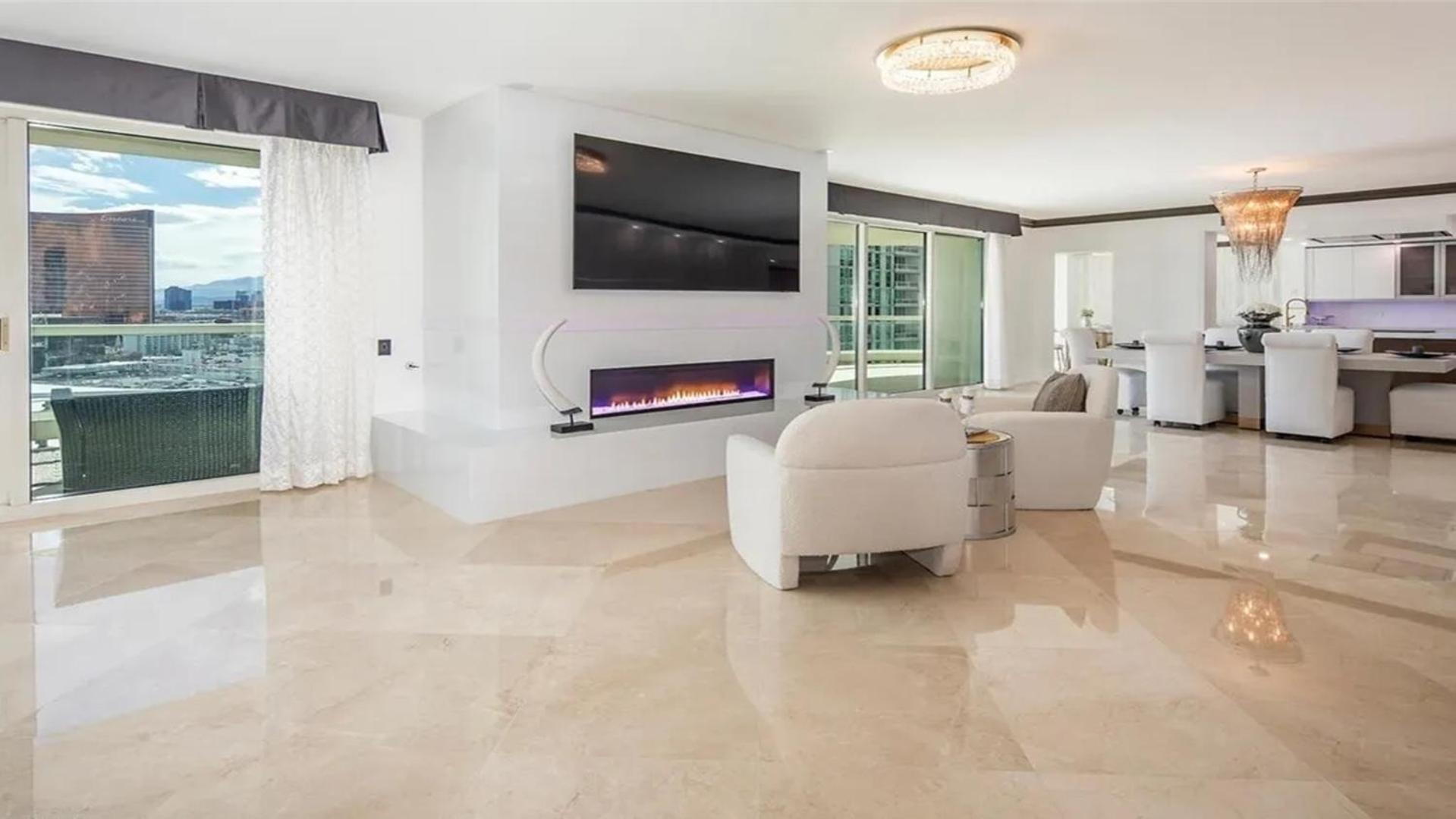 Stunning Four Bedroom Fully Professionally Remodeled * Las Vegas