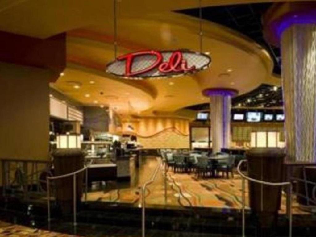 Eastside Cannery Casino Resort 3*