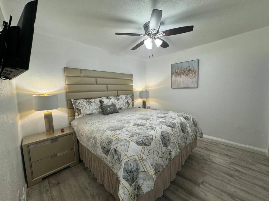 Apartment Stylish Near The Strip !!!