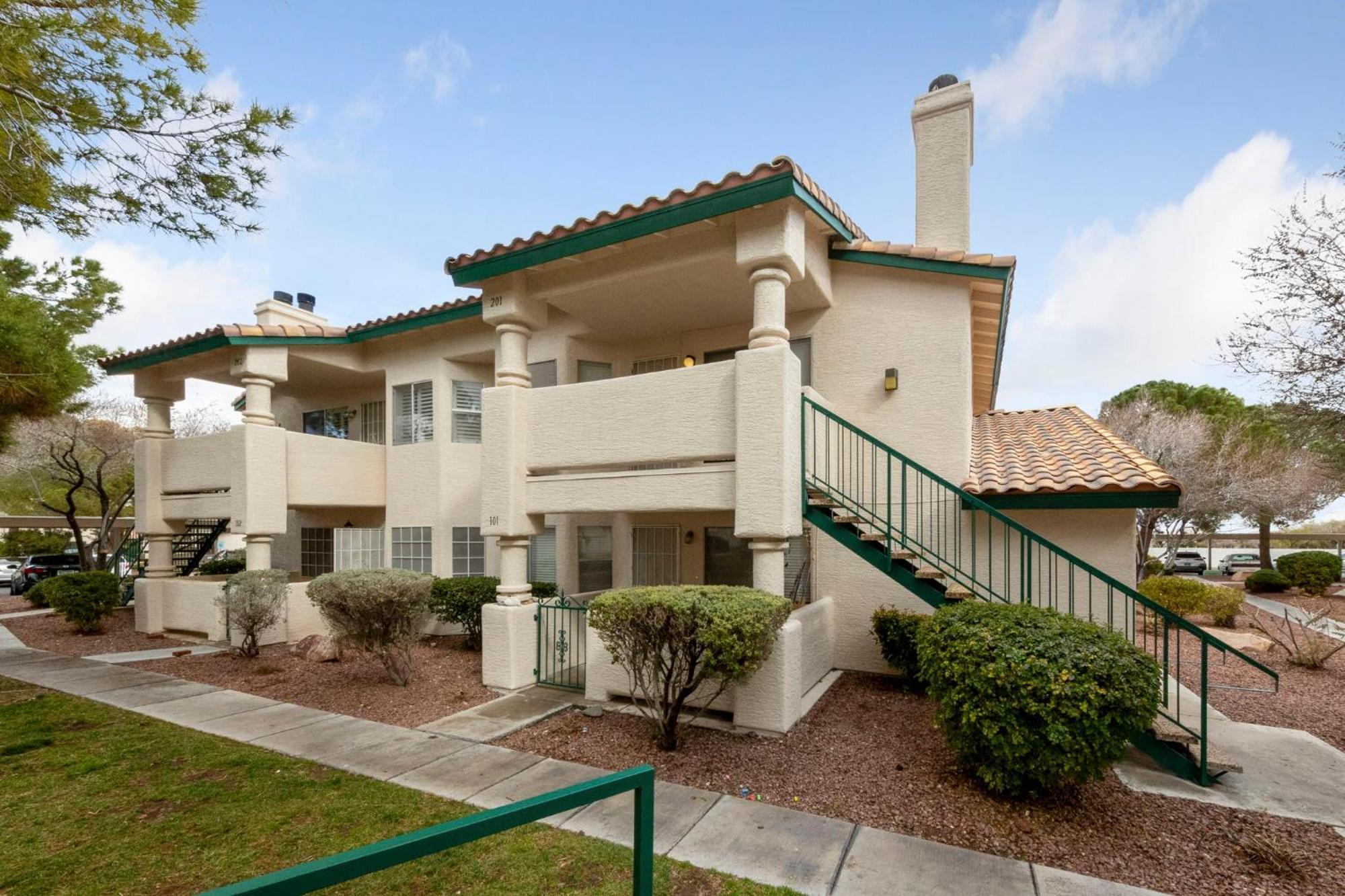 Hiddenjewel Near Summerlin Apartment *