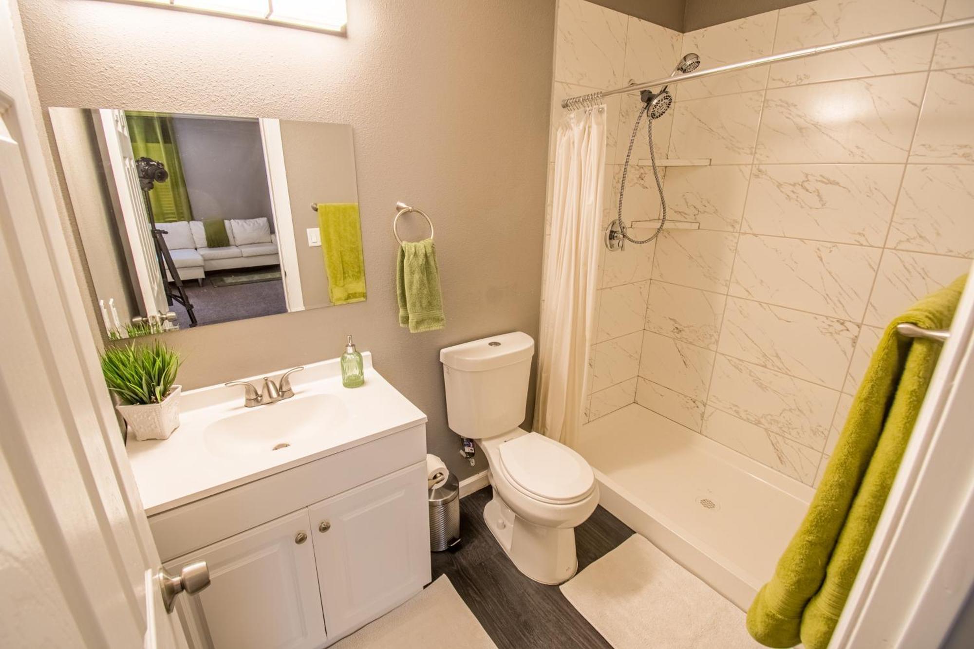 Spacious 2-bedroom Townhouse With Pool & Private Patio In Vegas Сasa de vacaciones Las Vegas