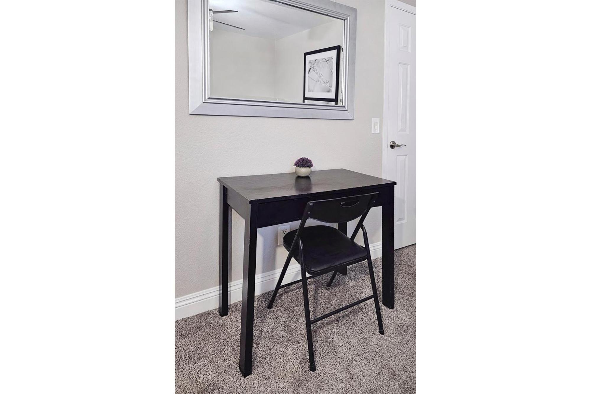 Upgraded & Stylish, Pool, Hot Tub, Walk To Strip!