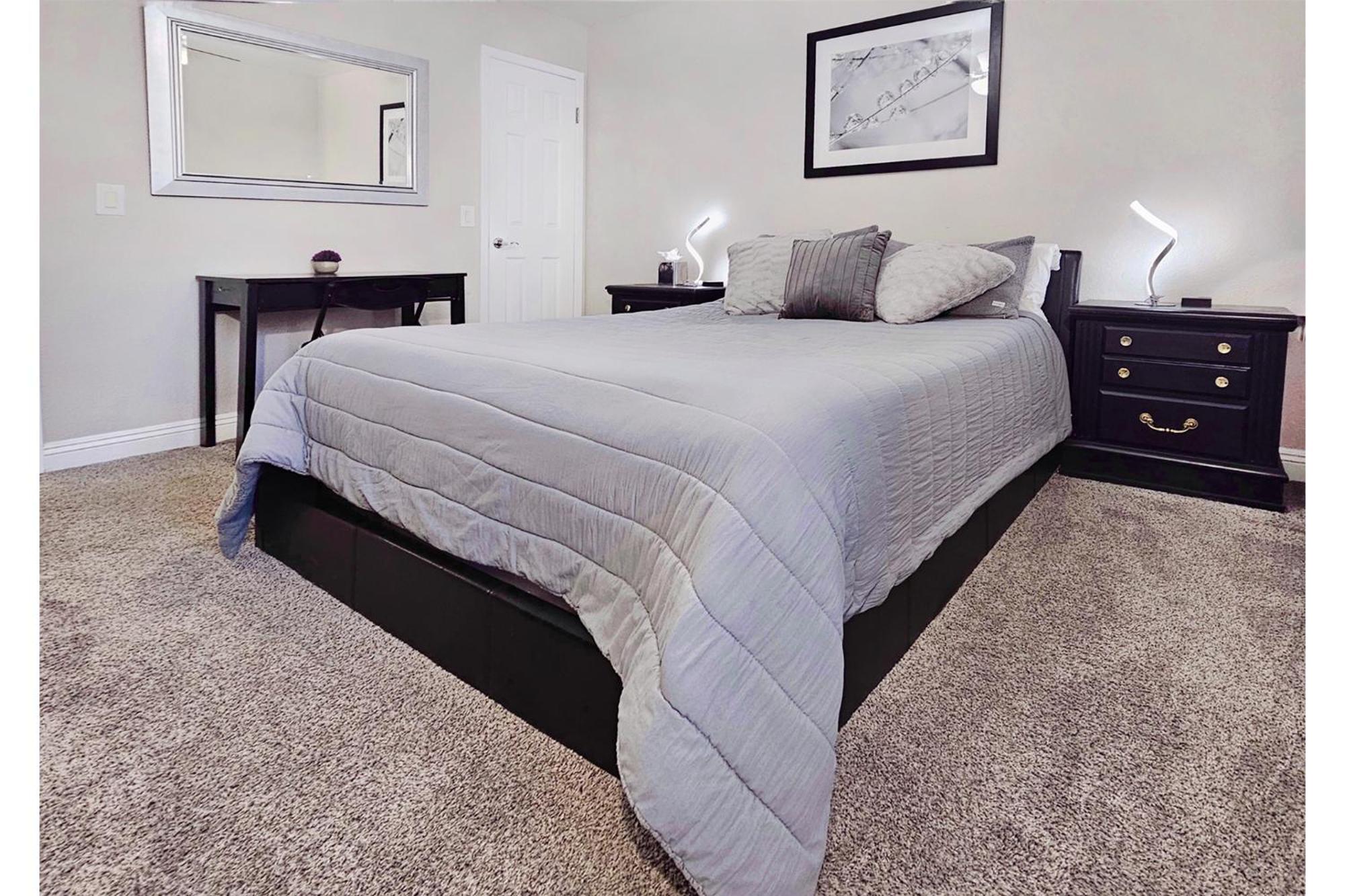 Upgraded & Stylish, Pool, Hot Tub, Walk To Strip! * Las Vegas