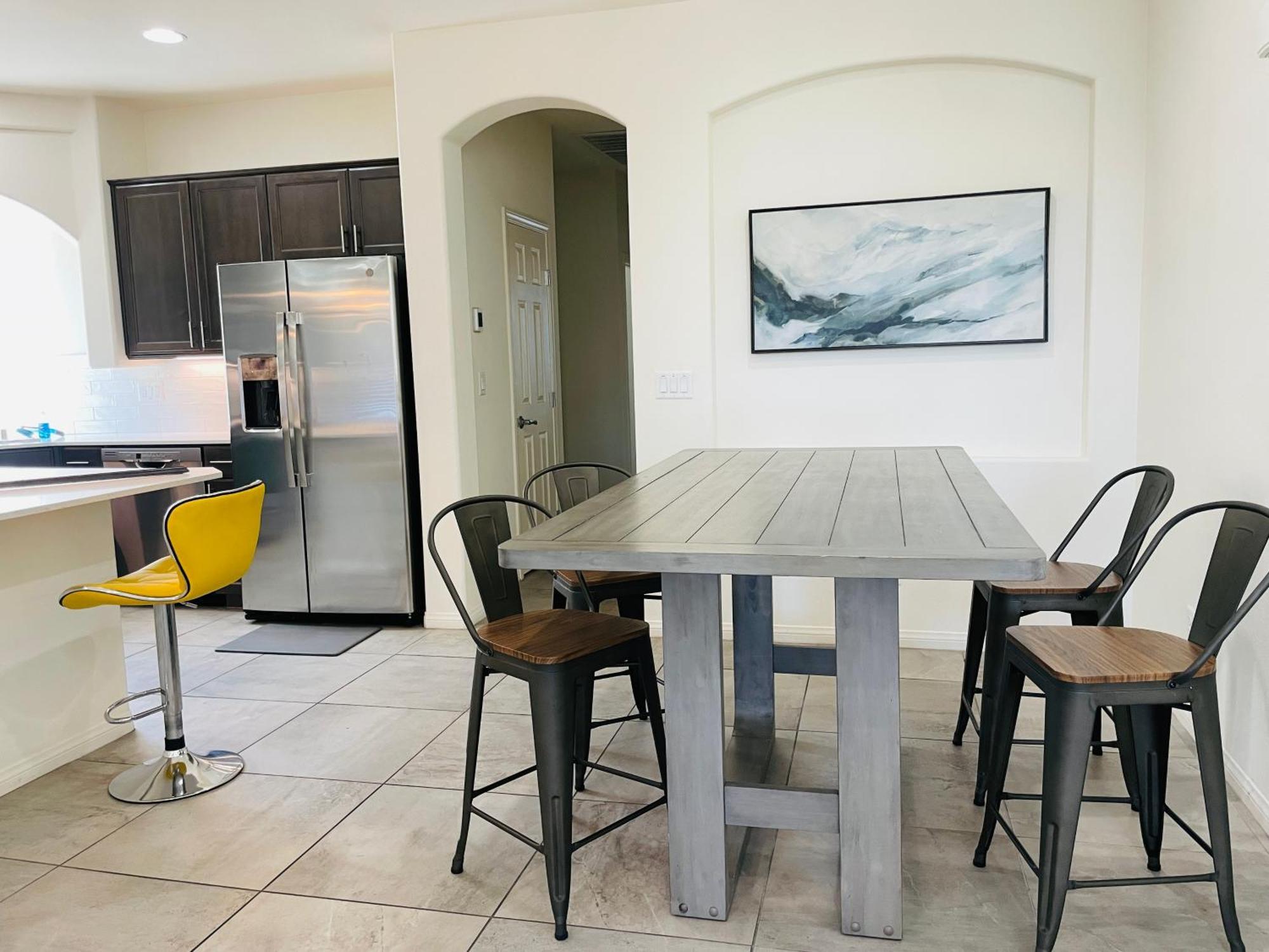 Fun 3-story House In Vegas - 9mins To Strip And Airport! Сasa de vacaciones *