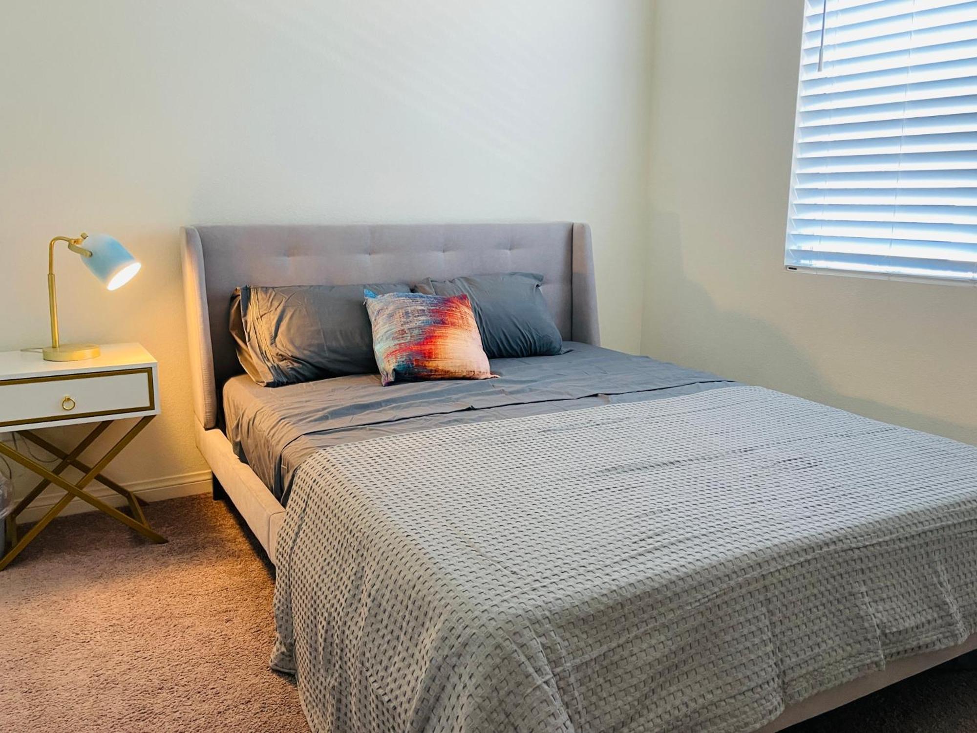 Holiday home Fun 3-story House In Vegas - 9mins To Strip And Airport! *