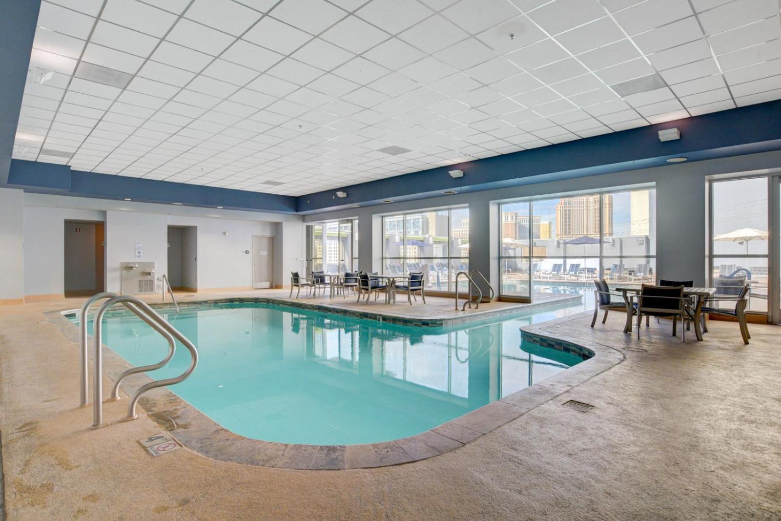 Royal Oasis At Platinum Hotel-strip Views * Las Vegas