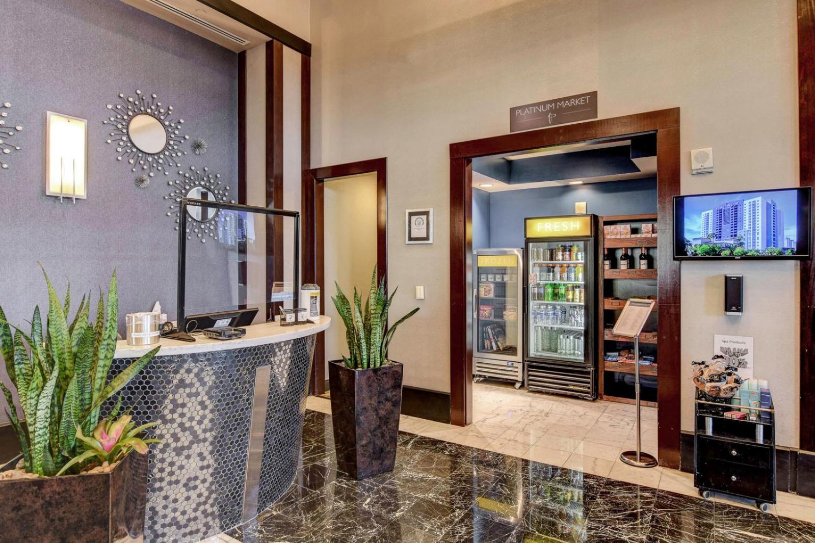 Royal Oasis At Platinum Hotel-strip Views Las Vegas