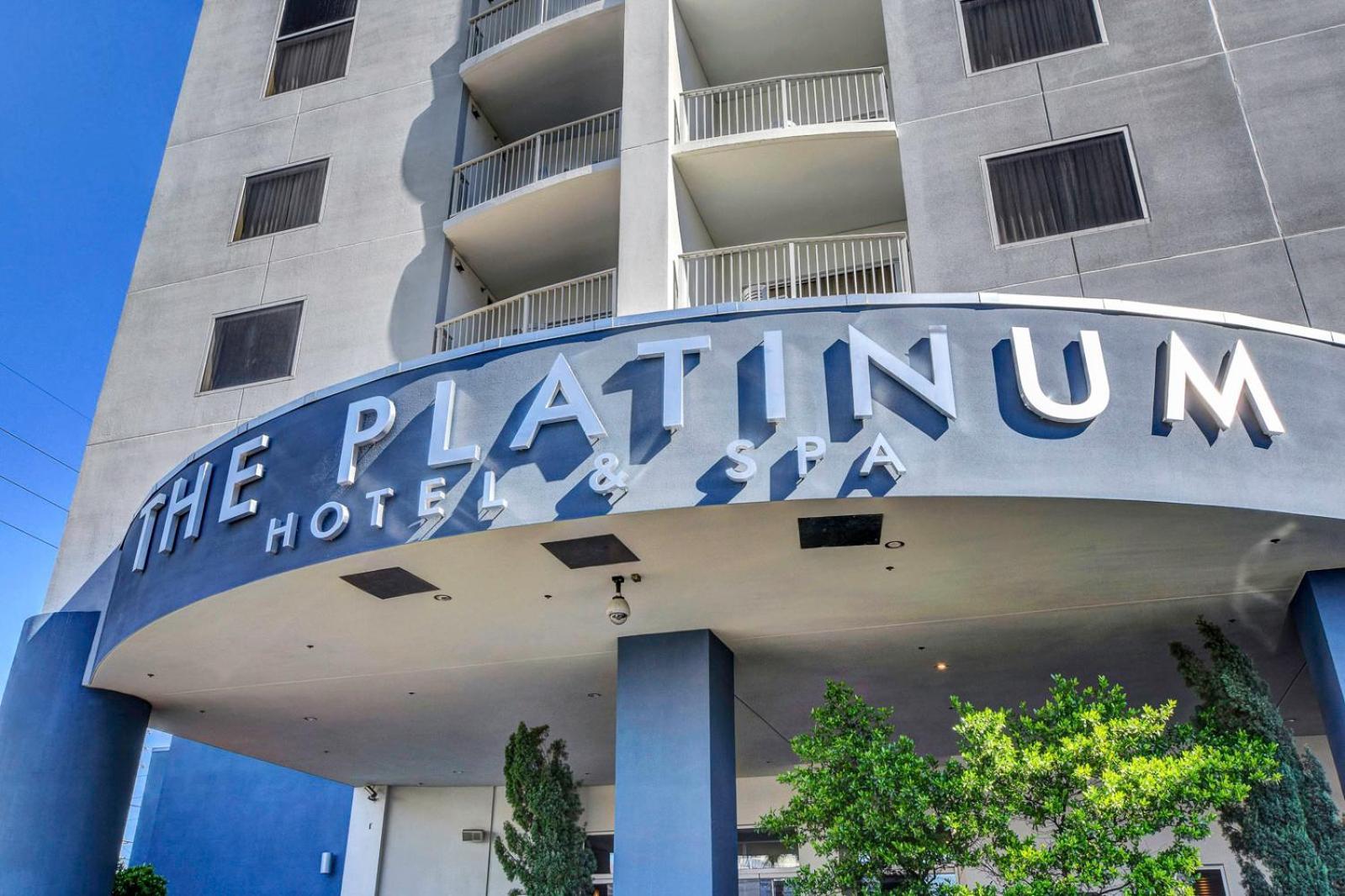 Royal Oasis At Platinum Hotel-strip Views Apartahotel Las Vegas