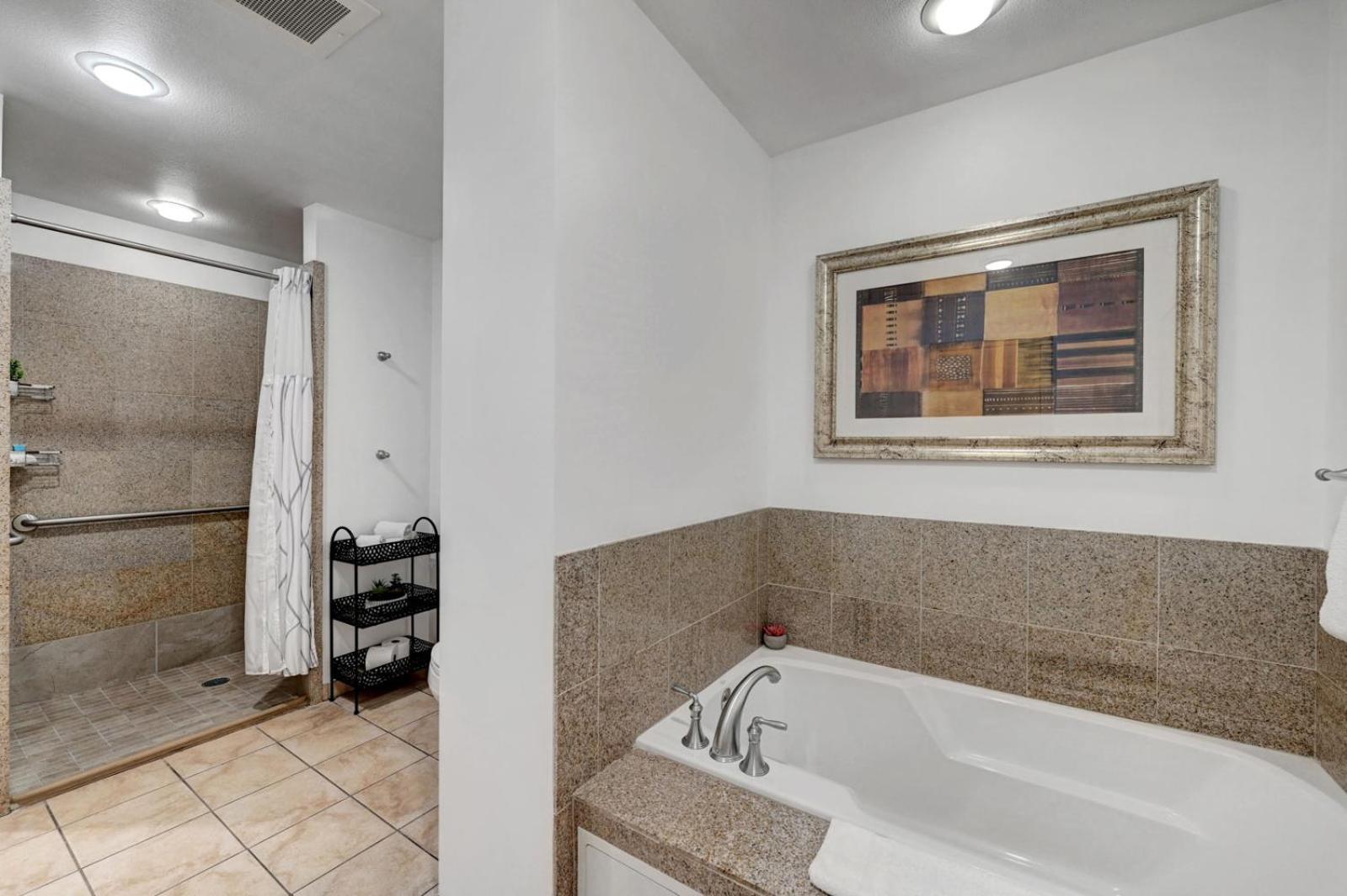 Royal Oasis At Platinum Hotel-strip Views Apartahotel Las Vegas