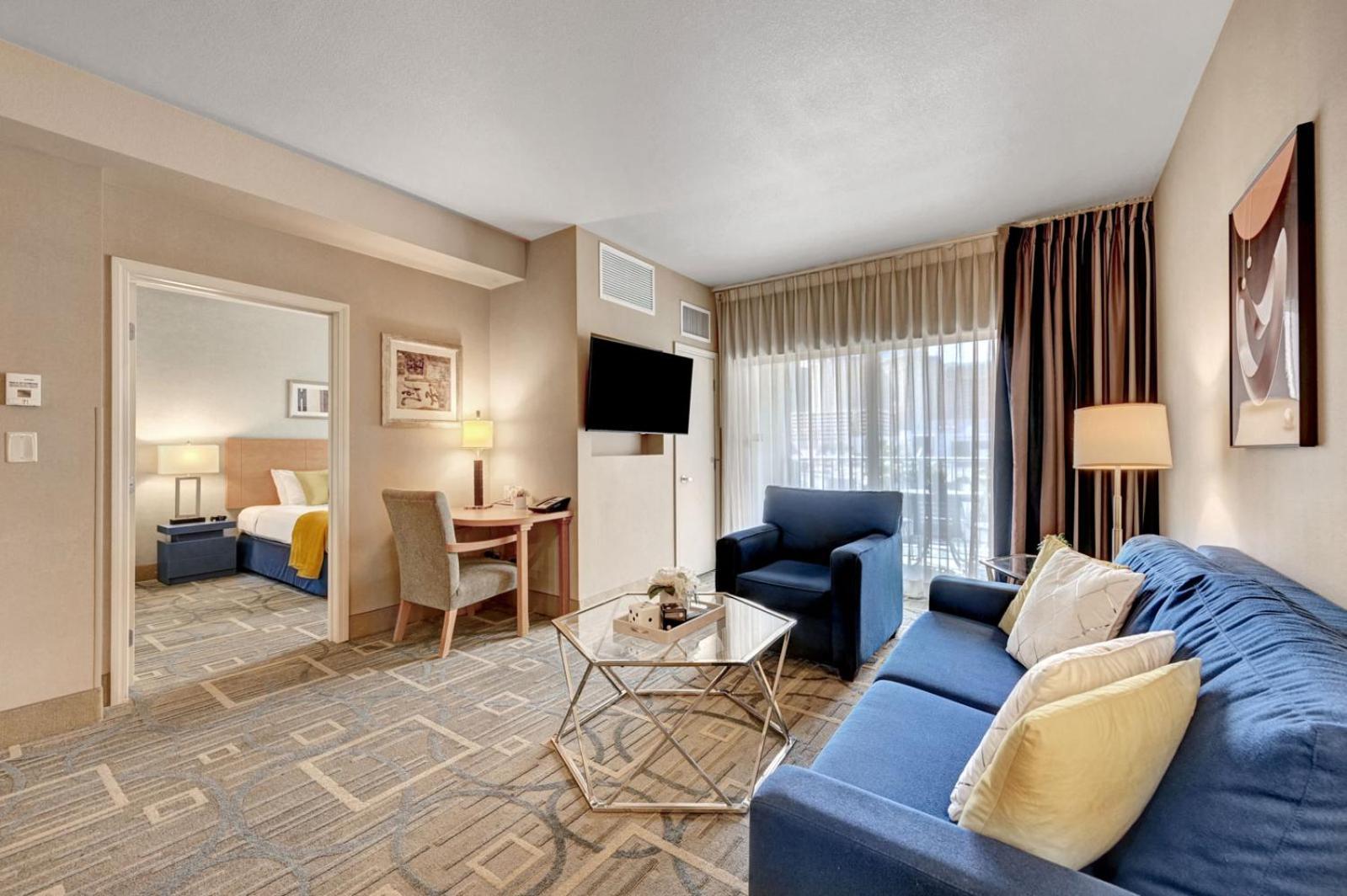 Royal Oasis At Platinum Hotel-strip Views