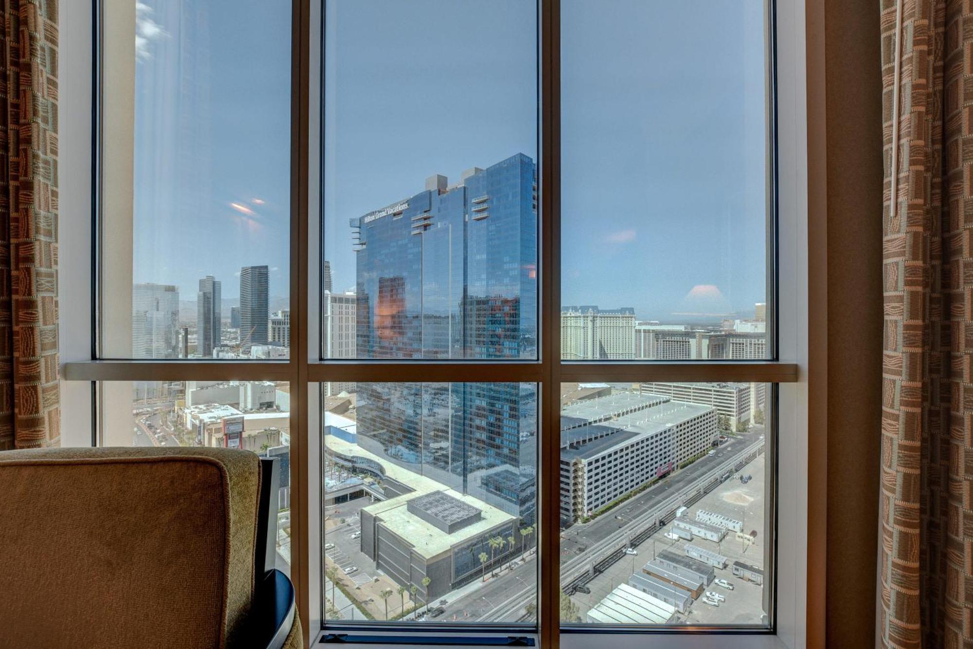 30th Ph Mgm With Breathtaking Views Of The Strip Apartahotel Las Vegas